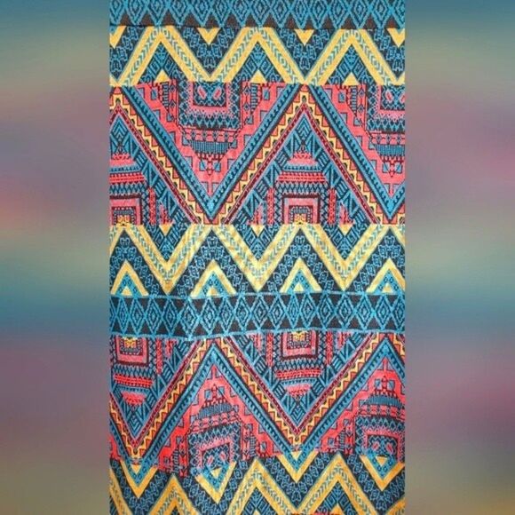 Lularoe NWT colorful Aztec print Cassie skirt in plus size 2XL - Picture 2 of 3